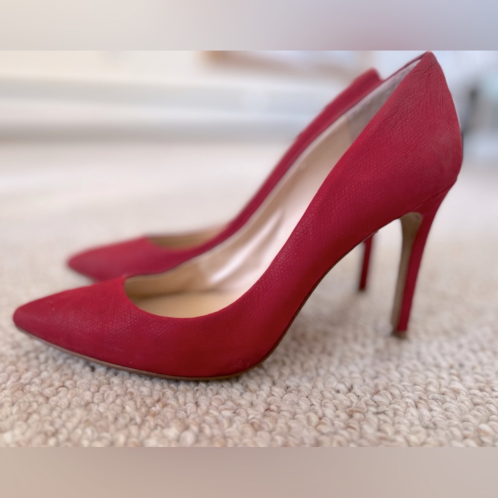 BANANA REPUBLIC Ultra Red Suede MADISON Pumps Size 7